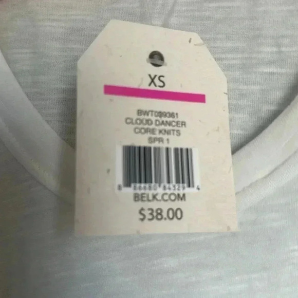 Wonderly Women’s Basic White Flowy Top - Picture 7 of 9